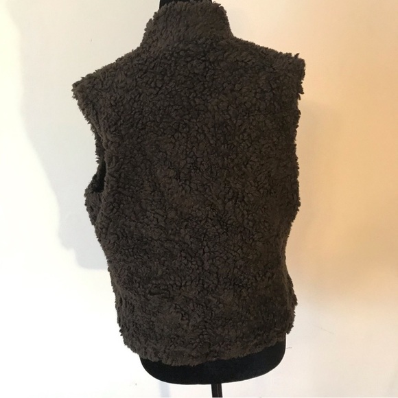 Boden Women’s Medium Fuzzy Brown Vest. - Picture 2 of 5